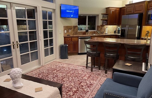 Kit Carson Casa | Apartment/Casita Poolside Apartment located in San Diego California Wine Country
