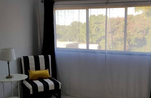 Los Charamicos Apartamento | Apartamento, céntrico en el pueblo y cerca de la playa, en Sosua.