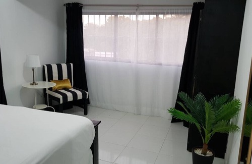 Los Charamicos Apartamento | Apartamento, céntrico en el pueblo y cerca de la playa, en Sosua.