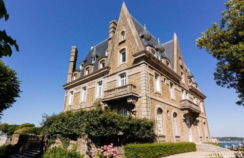 Dinard Apartamento | Apartment Château des Deux Rives by Interhome