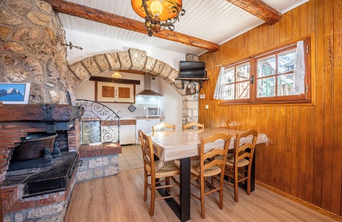 Albiez-le-Vieux Apartamento | Apartamento 'Chalet -Les Aiguilles- Rdc' con vistas a la montaña, terraza y jardín