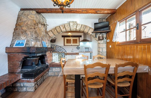 Albiez-le-Vieux Apartamento | Apartamento 'Chalet -Les Aiguilles- Rdc' con vistas a la montaña, terraza y jardín