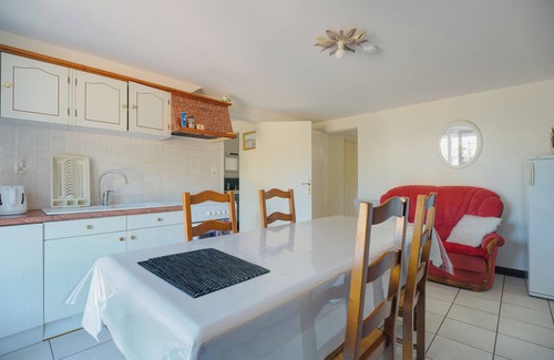 Cancale Apartamento | Apartment 'Charmant De Plein Pied' with Private Garden and Wi-Fi