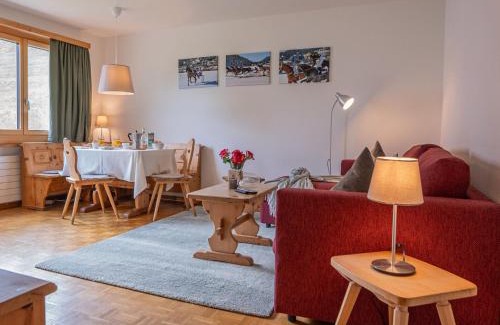 Samedan Apartamento | Apartment Chesa Muntarütsch by Interhome