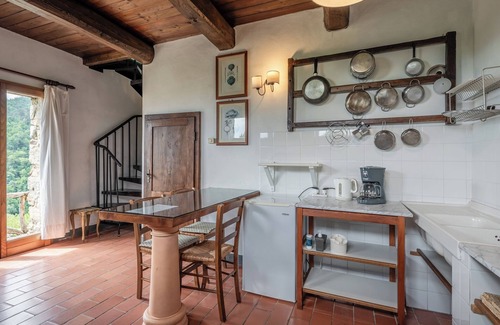 Pescia Apartamento | Apartamento 'Cima A Zano' con vistas a la montaña, piscina compartida y Wi-Fi