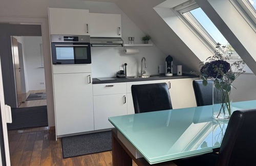Walberberg Apartamento | Apartment Cologne Bonn DeLux Burgblick. Near Phantasialand, Brühl, Bonn, Cologne Trade Fair Center