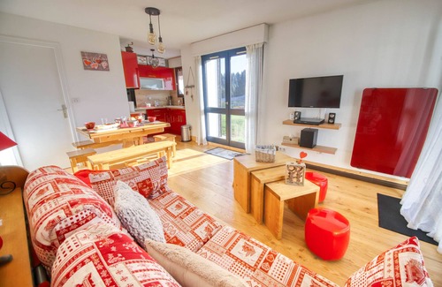 Le Praz de Lys Apartamento | Apartamento 'Comte Rouge' con vistas a la montaña, terraza privada y aire acondicionado