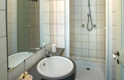 Suevres Apartamento | Apartamento-Habitaciones conectadas-Baño en la habitacion-Vista al Jardín-Vil...