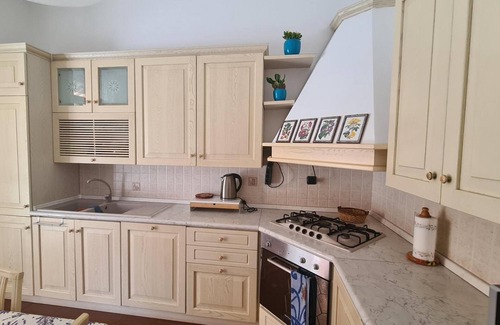 Vado Ligure Apartamento | Apartamento 'Da Nonna Pina' con vistas al mar, terraza privada y Wi-Fi