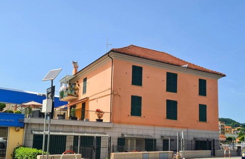 Vado Ligure Apartamento | Apartamento 'Da Nonna Pina' con vistas al mar, terraza privada y Wi-Fi