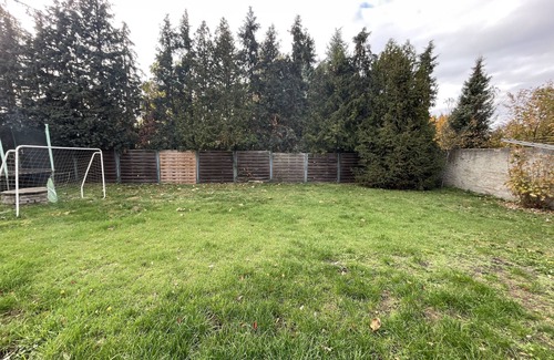 Finsterwalde Apartamento | Apartamento 'Das Grüne Haus' con terraza y jardín compartidos