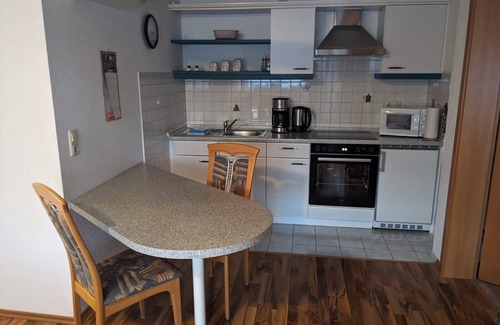Bad Soden-Salmuenster Apartamento | Apartamento 'Karolina 1' con vistas a la montaña, terraza compartida y wifi