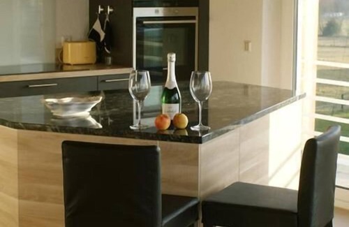 Gaeufelden Apartamento | Apartamento-Habitaciones conectadas-Baño Privado-Balcón-Vivi