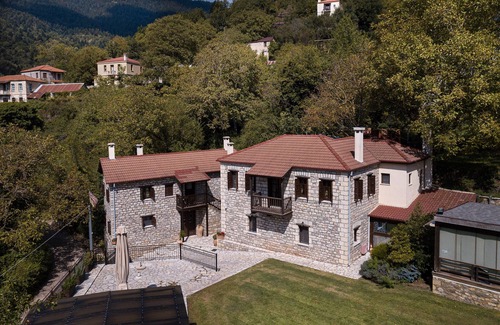 Potamia Apartamento | Apartamento 'Deluxe -Dryopi' con vistas a la montaña, terraza privada y Wi-Fi