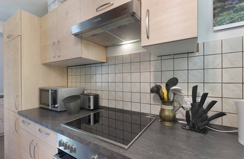 Schmallenberg Apartamento | Apartamento 'Demberg' con vistas a la montaña, terraza compartida y Wi-Fi