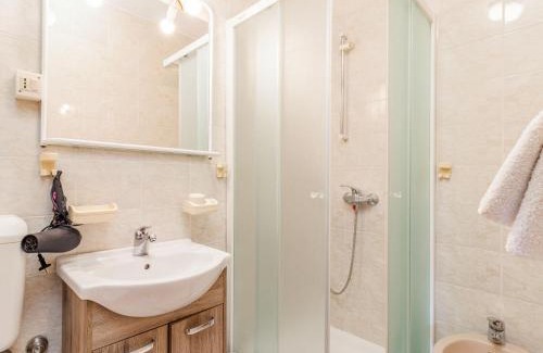 Zbandaj Apartamento | Apartment Dika by Interhome