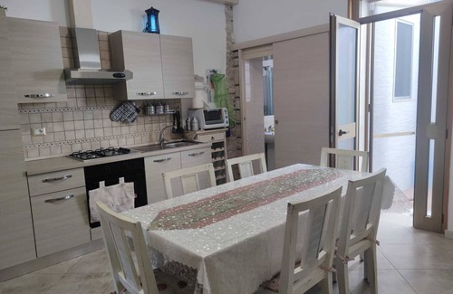 Casalabate Apartamento | Apartamento 'Dimora Benedetta' con vistas al mar, Wi-Fi y aire acondicionado