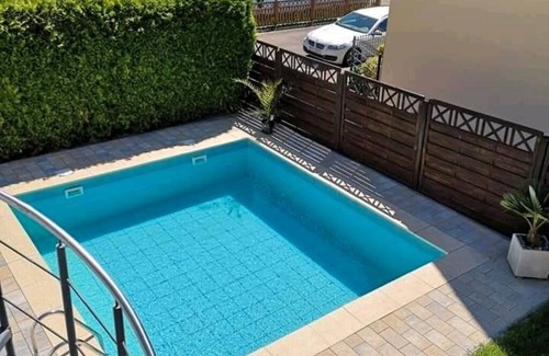 Region Hannover District Apartamento | Apartamento 'Dini's Ferienwohnung' con piscina compartida