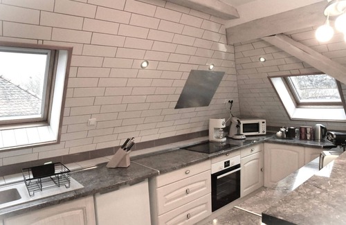 Mulhouse Apartamento | Apartamento 'Duplex Cosy' con jardín privado, Wi-Fi y aire acondicionado