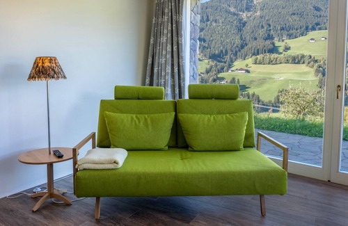 Sarntal Apartamento | Newly Built Apartment “Edelweiss” in Scenic Area with Mountain View, Wi-Fi, Terrace & Garden; Parking Available