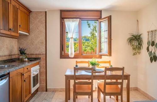 Soto de Cangas Apartamento | Apartamento 'El Portiellu 1' con terraza privada y Wi-Fi