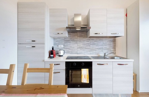 Vezzi Portio Apartamento | Apartamento 'Elena E Joerg 2' con vistas a la montaña, jardín compartido y Wi-Fi