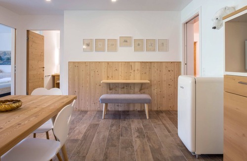 Sarntal Apartamento | Newly Built Apartment “Enzian” in Scenic Area with Mountain View, Wi-Fi, Terrace & Garden; Parking Available