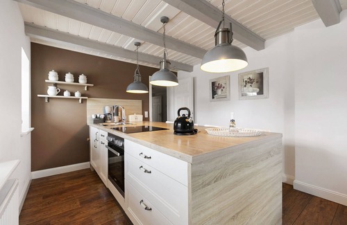 Emmelsbuell-Horsbuell Apartamento | Apartamento 'Fewo Luzie' con terraza privada, jardín compartido y Wi-Fi