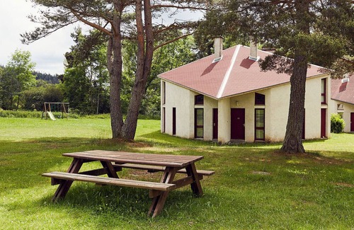 La Chapelle-Geneste Apartamento | Apartment for 5 people, in Auvergne, near La Chaise-Dieu