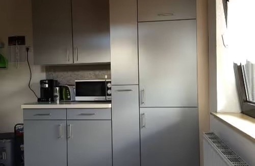 Hoehr-Grenzhausen Apartamento | Apartamento 'Ferienwohnung Meuer' con balcón y Wi-Fi
