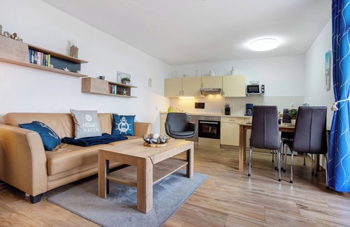 Ueckermuende Apartamento | Apartamento 'Ferienwohnung Abendrot 299' con vistas al lago, balcón y Wi-Fi