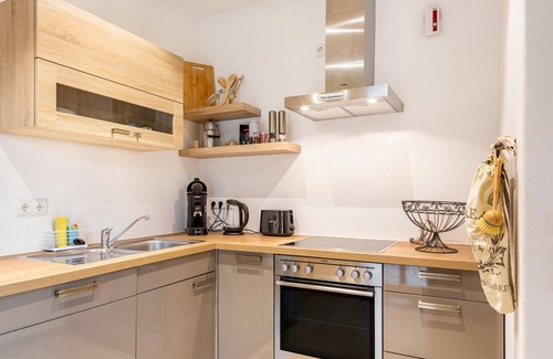 Tittmoning Apartamento | Apartamento 'Ferienwohnung Dandlberg' con vistas a la montaña, terraza privada y Wi-Fi