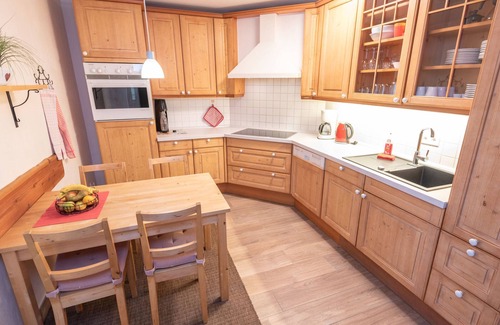 Helden Apartamento | Apartamento 'Ferienwohnung Haferkiste' con vistas a la montaña, terraza compartida y Wi-Fi