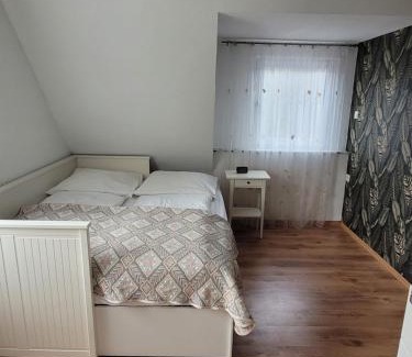 Heuchelhof Apartamento | Apartment Ferienwohnung Steigwaldweg