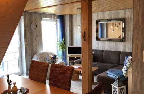 Gunzenhausen Apartamento | Apartamento 'Fewo 2 - Seehaus Hoyer' con balcón y Wi-Fi