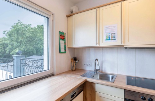 Neuwied Apartamento | Apartamento 'Fewo Mit Terasse Neuwied Koblenz' con terraza privada, balcón y Wi-Fi