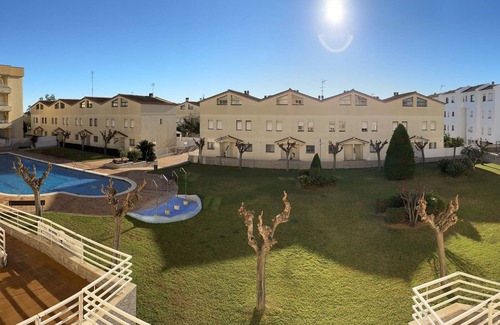 Clara Apartamento | EXCELENTE APARTAMENTO CON WIFI, PISCINA Y JARDIN A 500 M DE LA PLAYA.