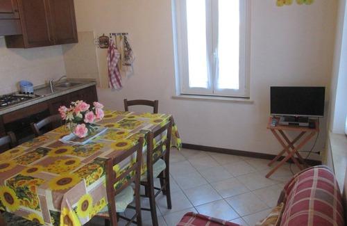 Massignano Apartamento | Apartamento para 4 personas, a 4 km del mar, ideal para parejas y familias.