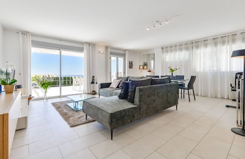Pueblo Mascarat Apartamento | DONIN, precioso apartamento para 4pax con vistas al mar, WIFI gratis.