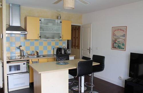 Aix-les-Bains Apartamento | Apartamento 'Au Cœur De La Riviera Des Alpes' con Vista al Lago, Piscina Comunitaria y Wi-Fi