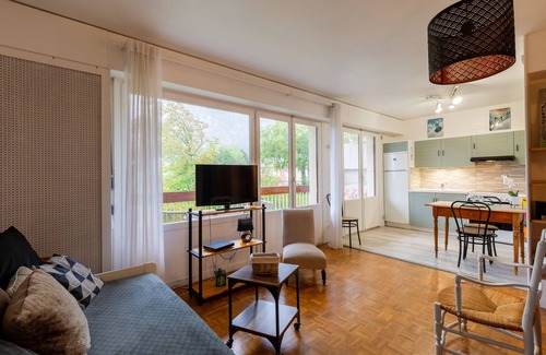 Collonges-sous-Saleve Apartamento | Apartamento 'Le Grand Salève' con balcón y Wi-Fi