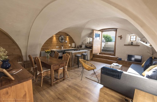 La Plagne-Tarentaise Apartamento | Apartamento 'Maison Lennox' con vistas a la montaña, terraza privada y Wi-Fi