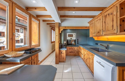 Courchevel Villa | Apartment Gwyn - Three Bedroom Villa, Sleeps 7