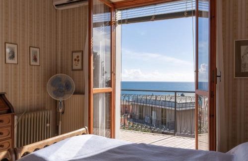 Laigueglia Apartamento | Apartment Garden an Seaview by Interhome