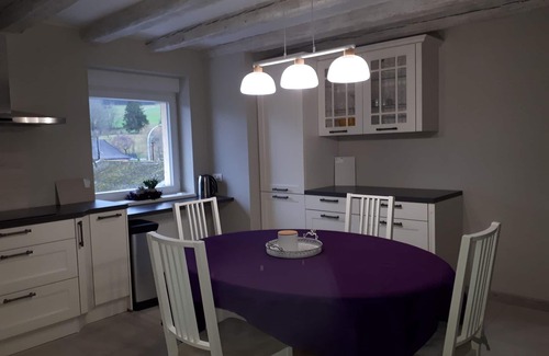 Steige Apartamento | Apartment 'Gite Béthanie - 4 Pers' with Private Wooden Terrace and Wi-Fi