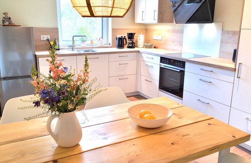 Niederdreisbach Apartamento | Apartamento 'Gittas Paradiesbude' con balcón y Wi-Fi