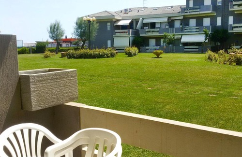 Silvi Marina Apartamento | Apartment Green Marine- Palme- Ismare-8 by Interhome