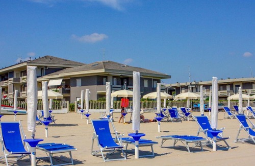 Silvi Marina Apartamento | Apartment Green Marine- Palme- Ismare-8 by Interhome