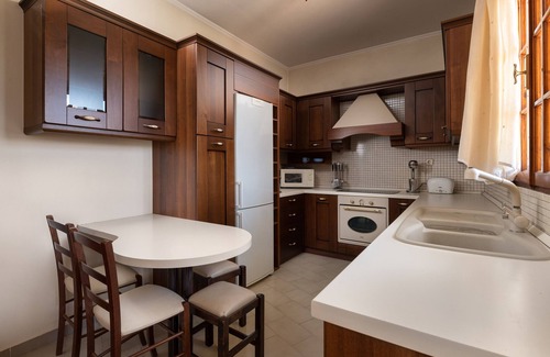 Theologos Apartamento | Apartment 'Green Sunshine' with Balcony, Wi-Fi and Air Conditioning