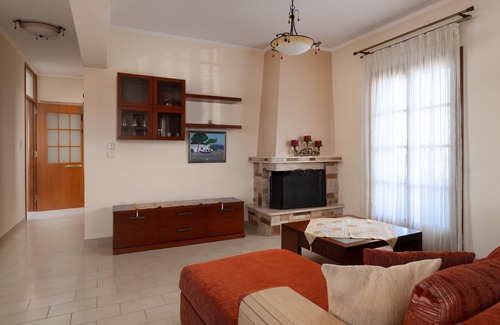 Theologos Apartamento | Apartment 'Green Sunshine' with Balcony, Wi-Fi and Air Conditioning